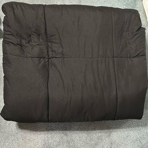 Selling a King Black Comforter